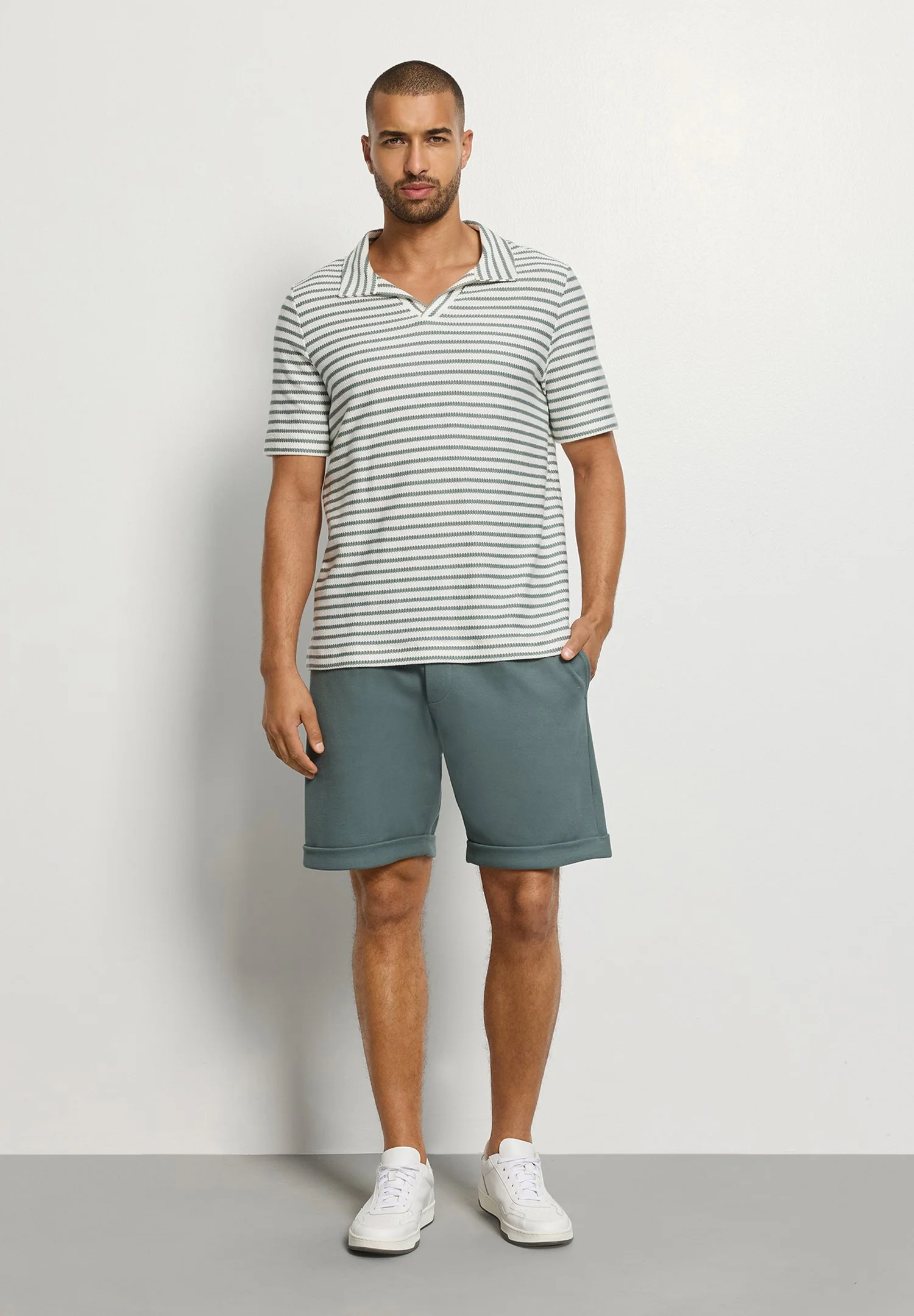 Travelwear S/SLV Shirt V-Neck | studio green stripes 075865-073114 - Image 6
