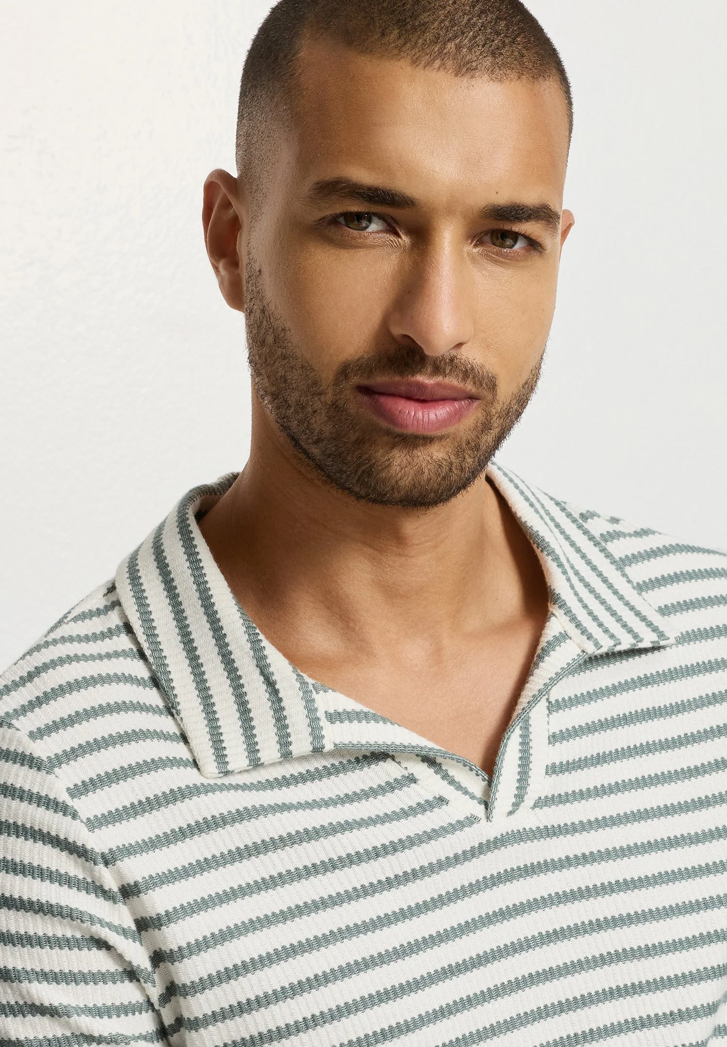 Travelwear S/SLV Shirt V-Neck | studio green stripes 075865-073114 - Image 7